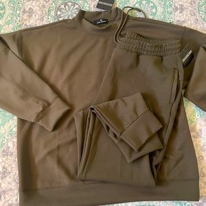 Rae Mode sweatsuit outfit - olive green. Pants have pockets. 2XL
